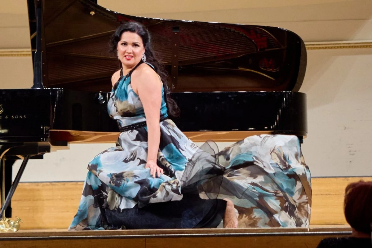 Soprano Anna Netrebko to perform in Budapest Opera