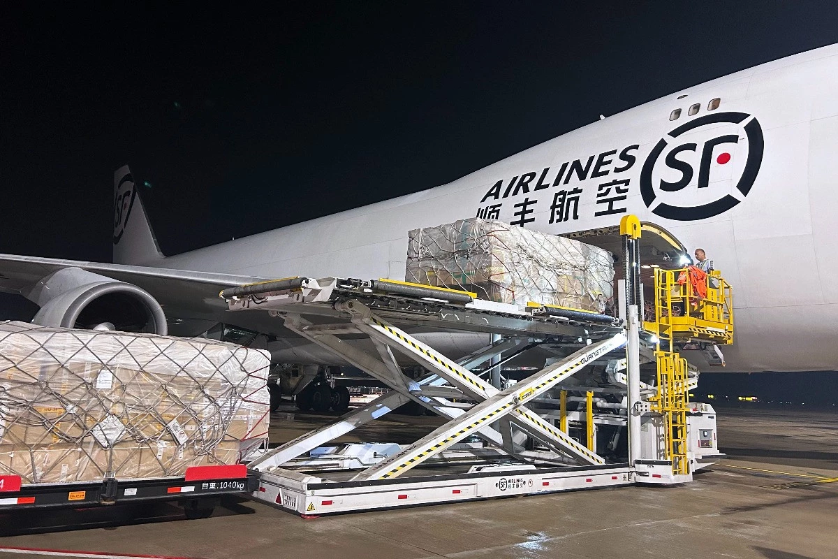 Shenzhen Airport opens cargo terminal in Budapest