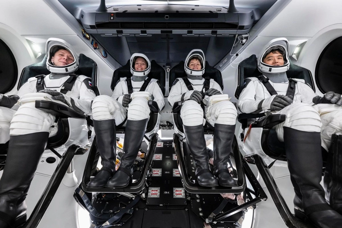 Japanese, Russian and American astronauts go to the International Space Station<br>