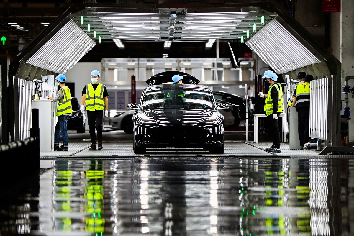 Tesla builds new mega factory in Shanghai