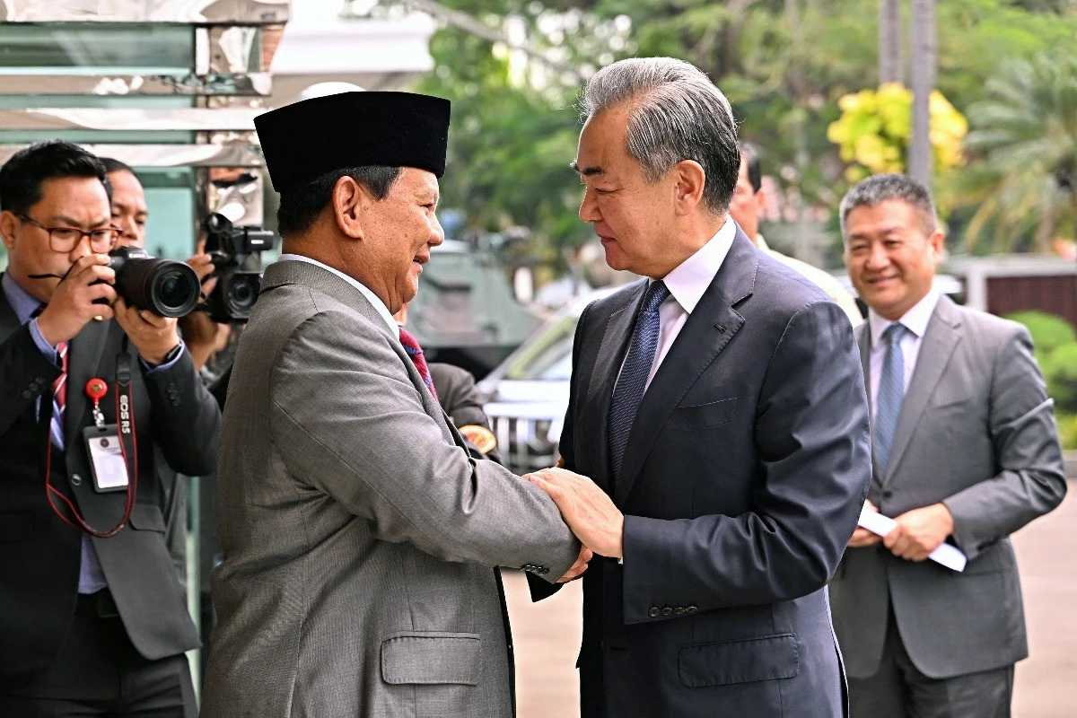 Indonesia, China to team up for Jakarta-Surabaya train project
