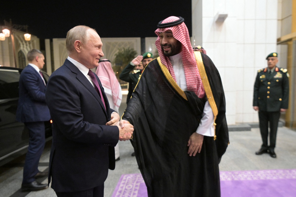 Putin visits UAE, Saudi Arabia on a rare foreign trip