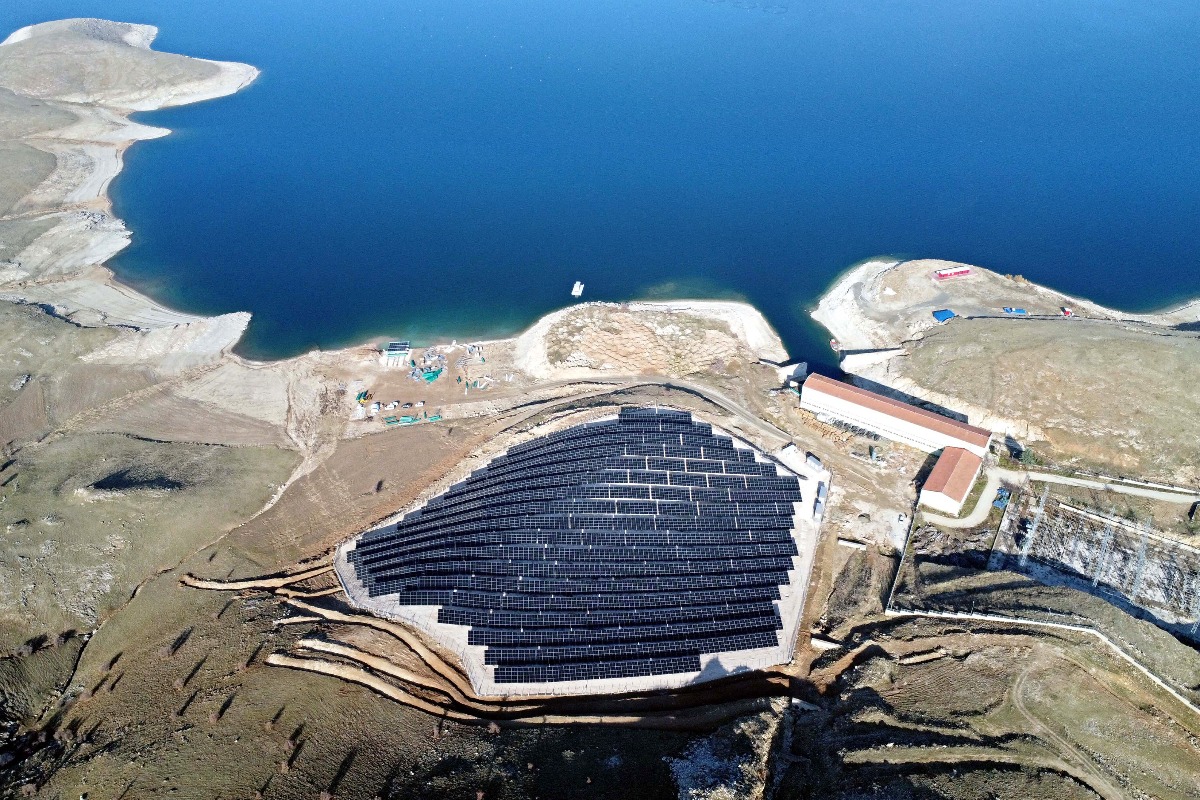 Türkiye to allocate 7500 megawatt renewable capacity for industry in 2024