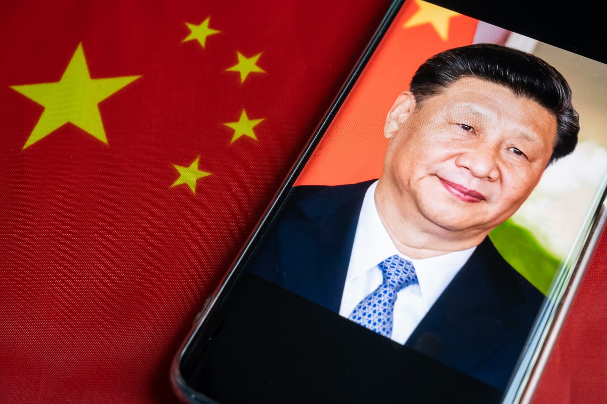 Xi holds phone talks with Zelensky
