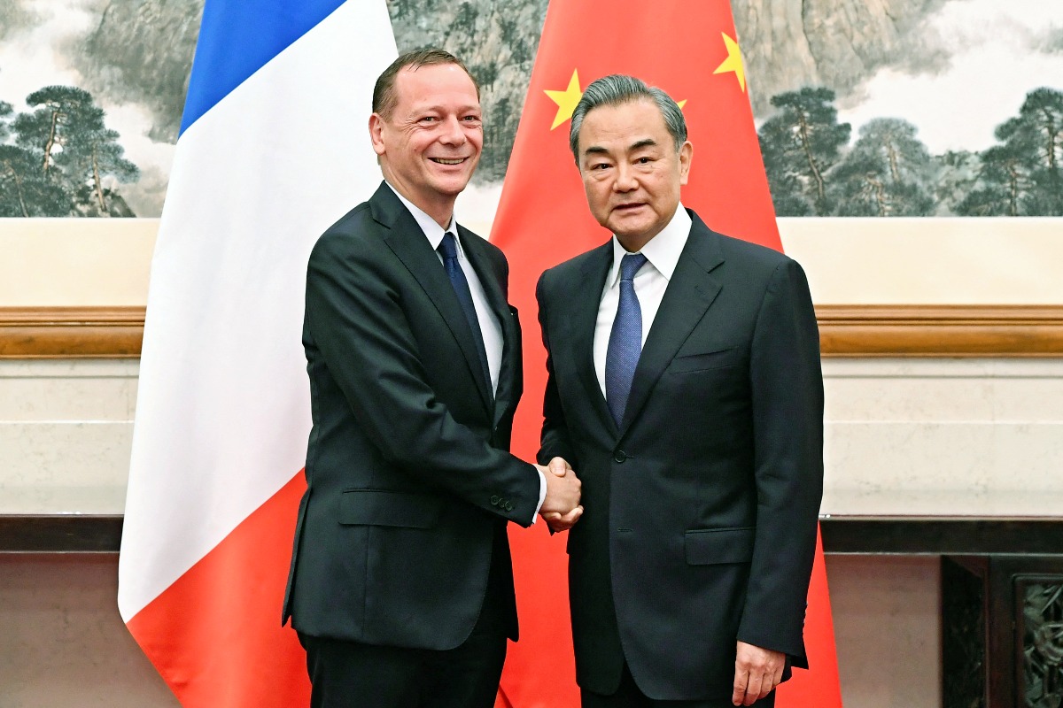 China, France vow to strengthen ties