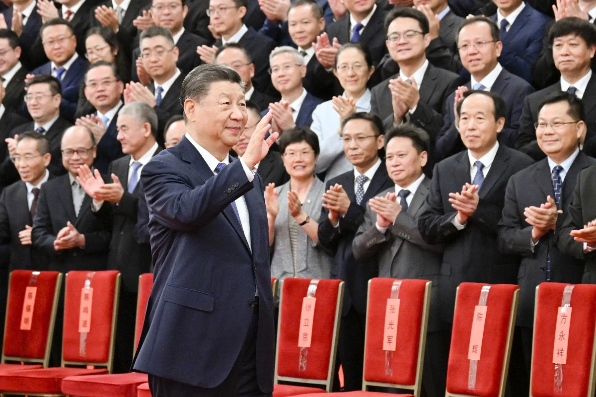 Xi Jinping hails China's landmark space efforts