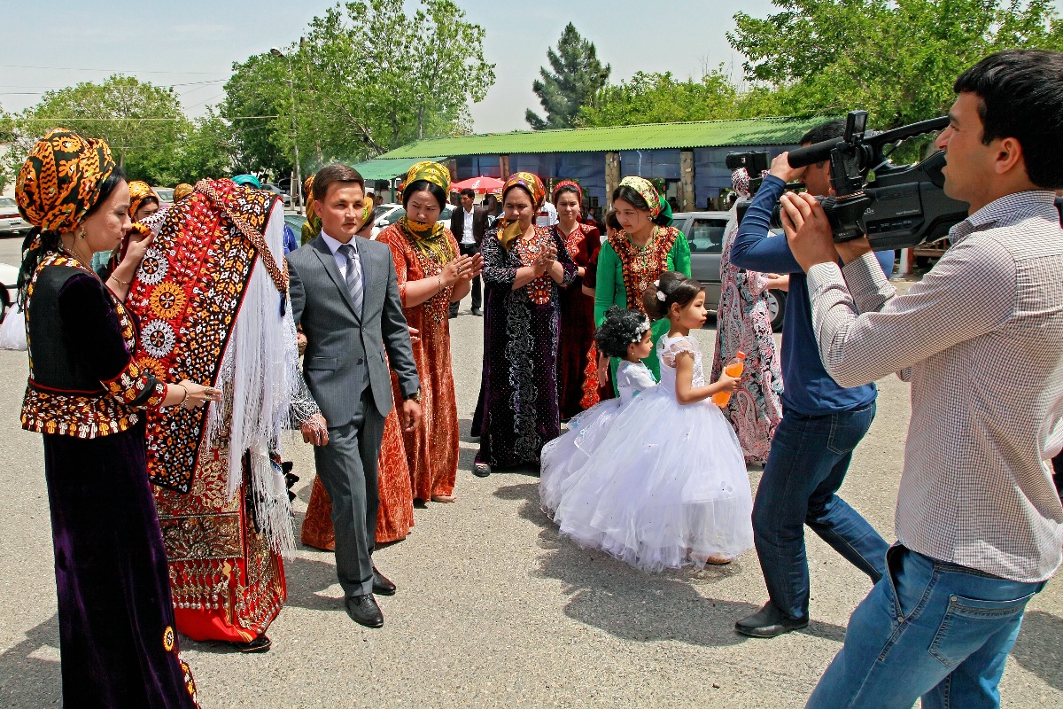 Turkmen wedding: customs of ancestors and modern culture