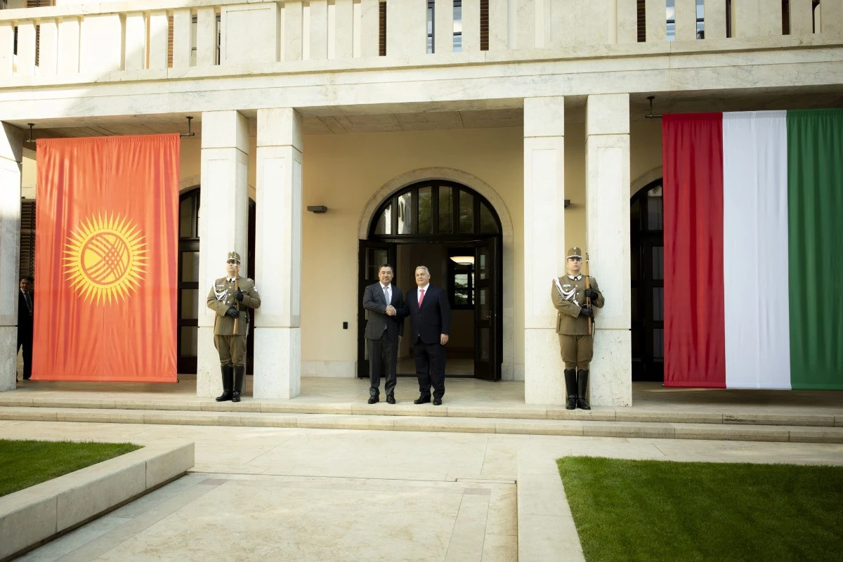 Observer status as a platform for strategic dialogue
