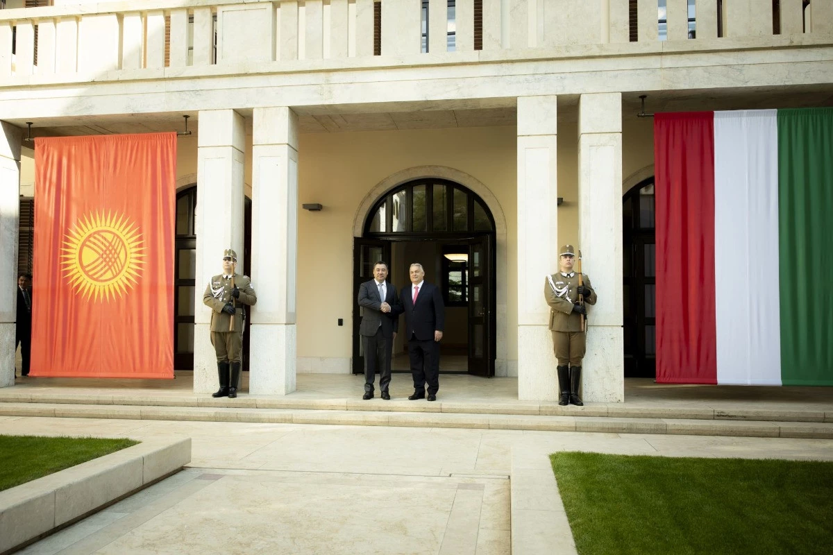 Observer status as a platform for strategic dialogue