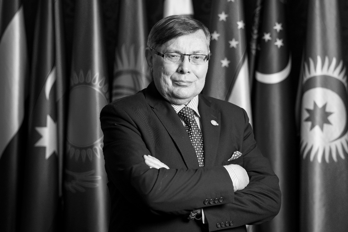 Former Hungarian ambassador János Hóvári passed away 