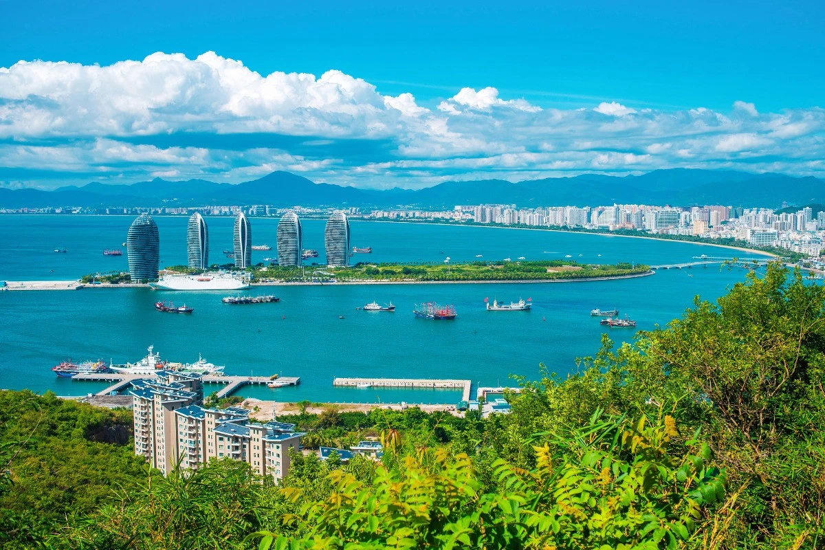 Hainan welcomes Hungarians with open arms