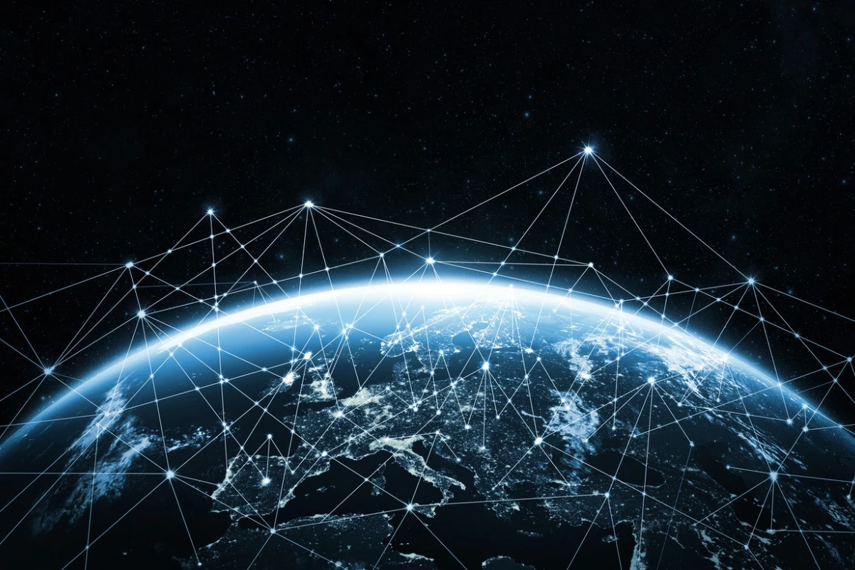 Connectivity vs. decoupling and economic warfare