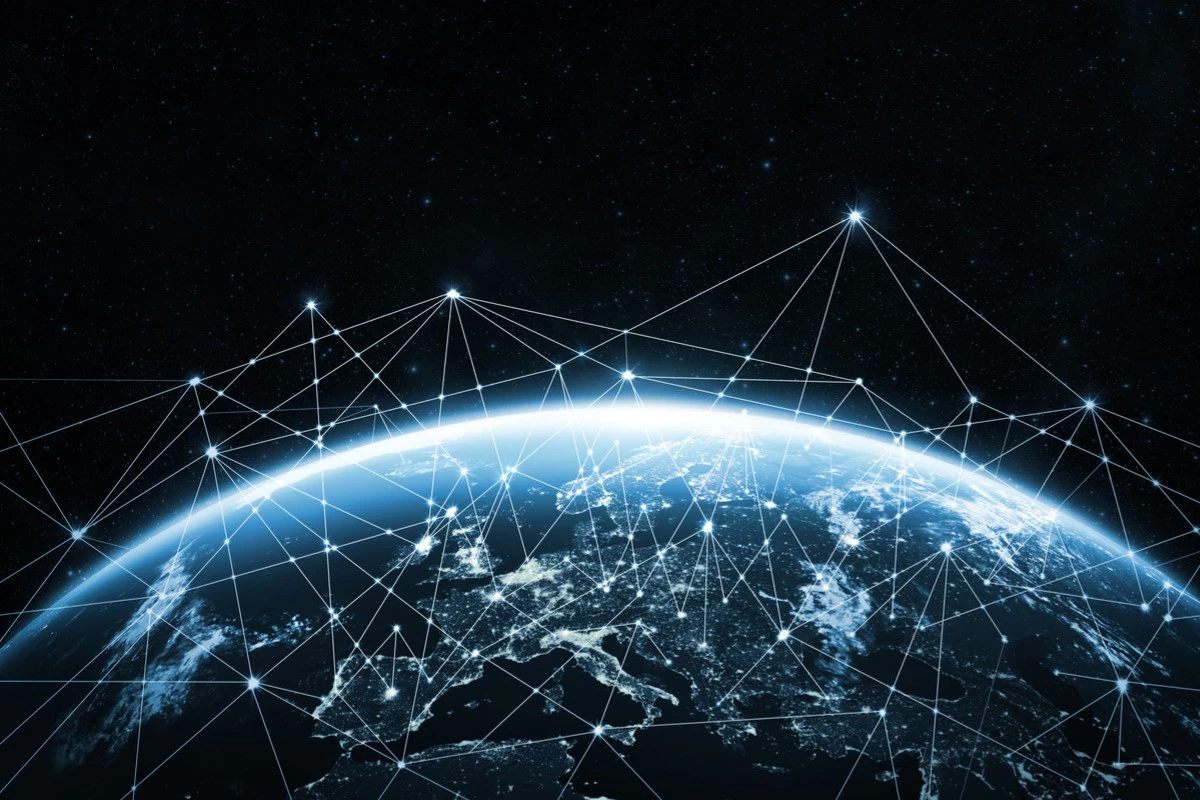 Connectivity vs. decoupling and economic warfare